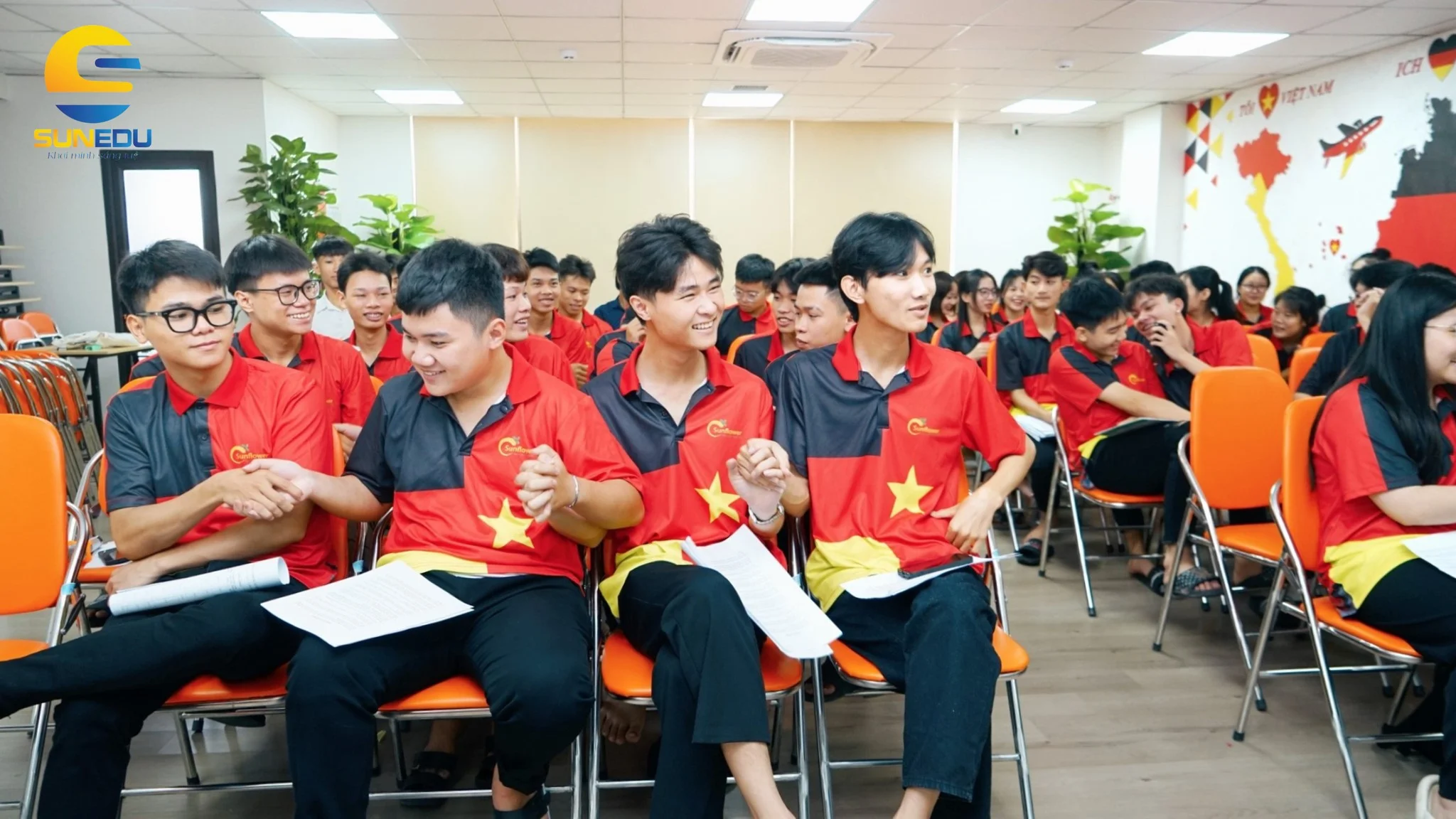 chao mung ngay dau nhap mon cua cac ban hoc vien tai sun edu 2596 1.jpg
