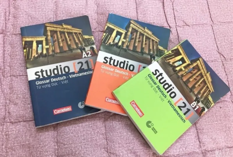 Sách học tiếng đức: Gợi ý cho người mới bắt đầu Studio 21 - Giáo trình chú trọng hệ thống ngôn ngữ